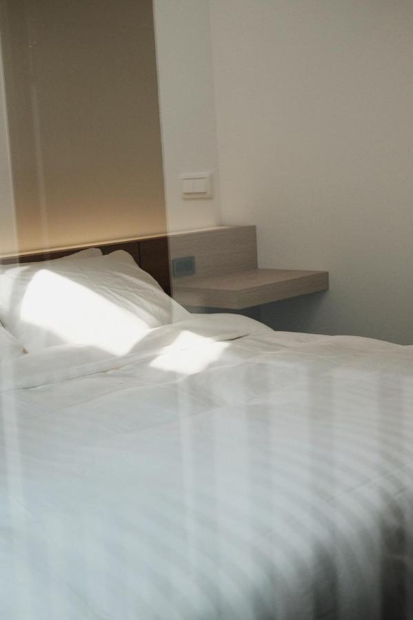 Belly Inn Доулио Екстериор снимка