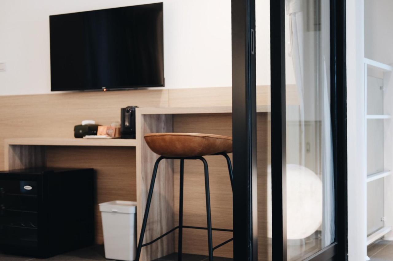 Belly Inn Доулио Екстериор снимка